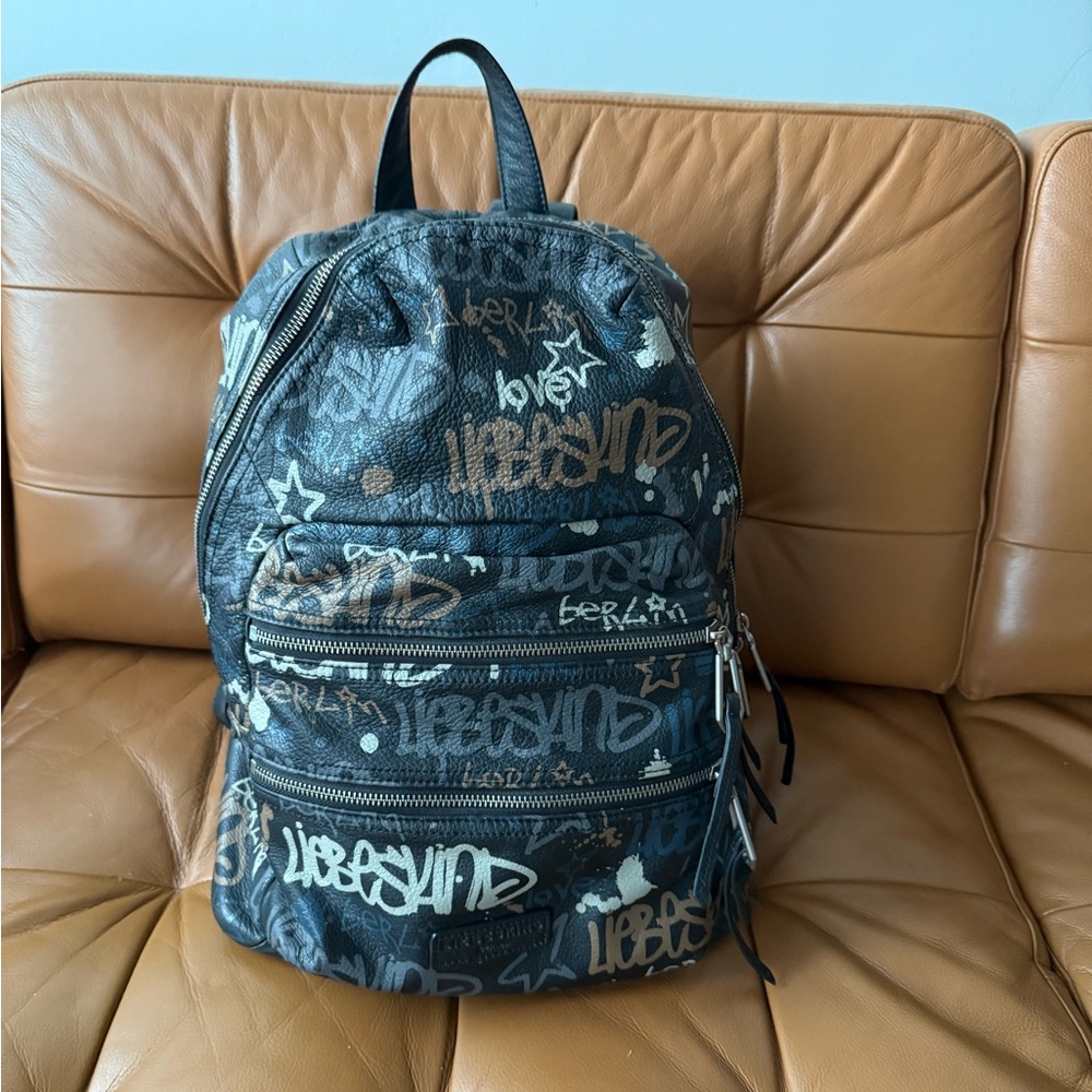Liebeskind Berlin Saku H7 Oil Black Graffiti Backpack